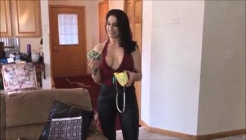 Milfs Lauren Lee and Sara Stone get wet and nasty