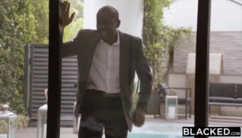 Since she split with her man, she was looking for a dick