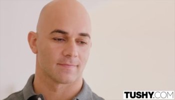 Cum loving Miriya Hazuki gives a blowjob and sucks all the cum in the bathroom