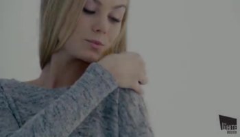 Sexy teen seduces big black guest with stretching