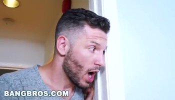 Cutie Pussy is Very Horny MAKE HER SQUIRT NOW w OMBFUN VIBE